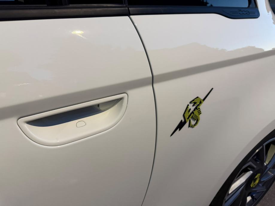 ABARTH 500E 155ks2025god TVORNICKA GARANCIJA FUL OPREMA 42 kwh bateria, fotografija 9