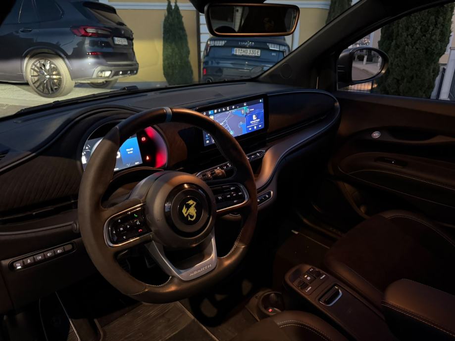 ABARTH 500E 155ks2025god TVORNICKA GARANCIJA FUL OPREMA 42 kwh bateria, fotografija 10