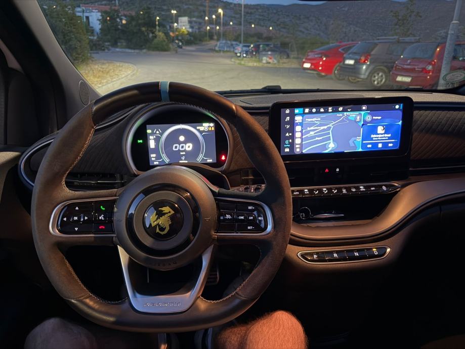 ABARTH 500E 155ks2025god TVORNICKA GARANCIJA FUL OPREMA 42 kwh bateria, fotografija 13
