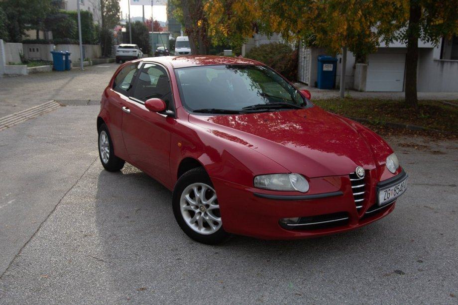 Alfa Romeo 147 1,6 TS, registriran godinu dana - do 08/2021, očuvan