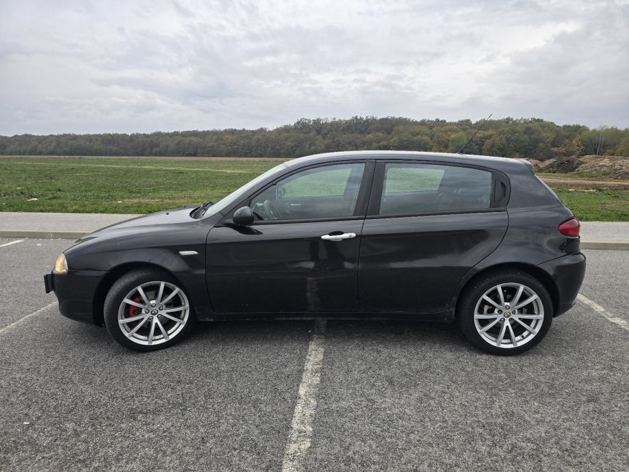 Alfa Romeo 147 1,9 JTD 120, fotografija 2