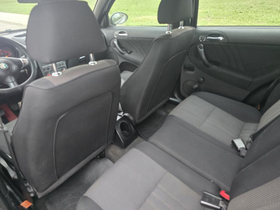 Alfa Romeo 147 1,9 JTD 120, fotografija 6