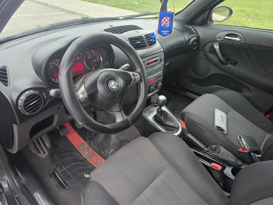 Alfa Romeo 147 1,9 JTD 120, fotografija 8