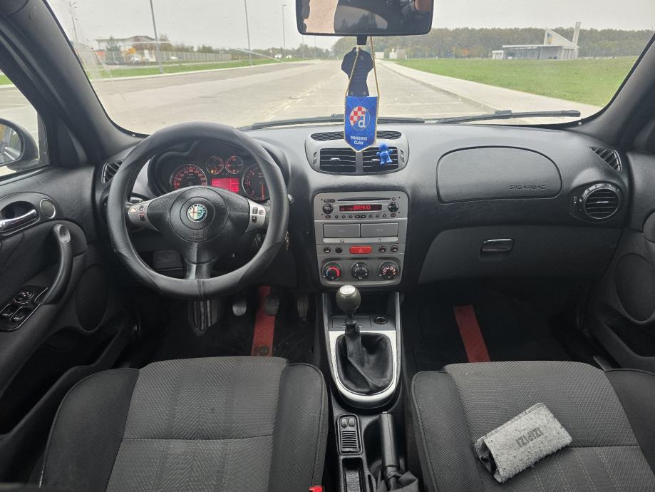 Alfa Romeo 147 1,9 JTD 120, fotografija 9