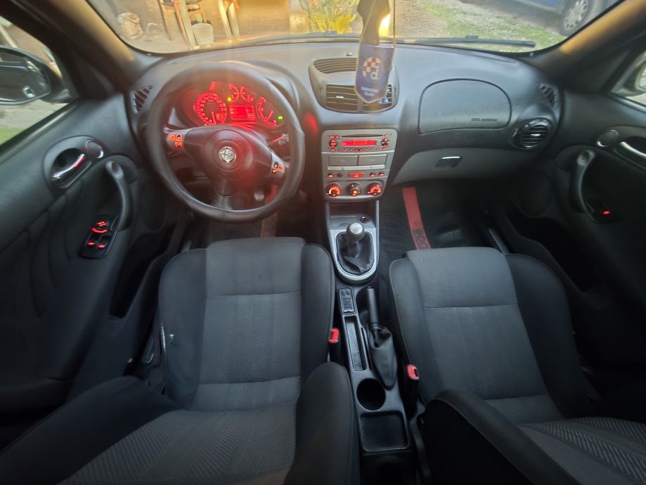 Alfa Romeo 147 1,9 JTD 120, fotografija 10