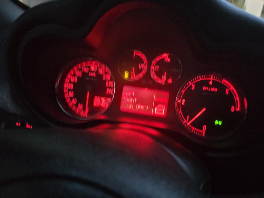 Alfa Romeo 147 1,9 JTD 120, fotografija 11