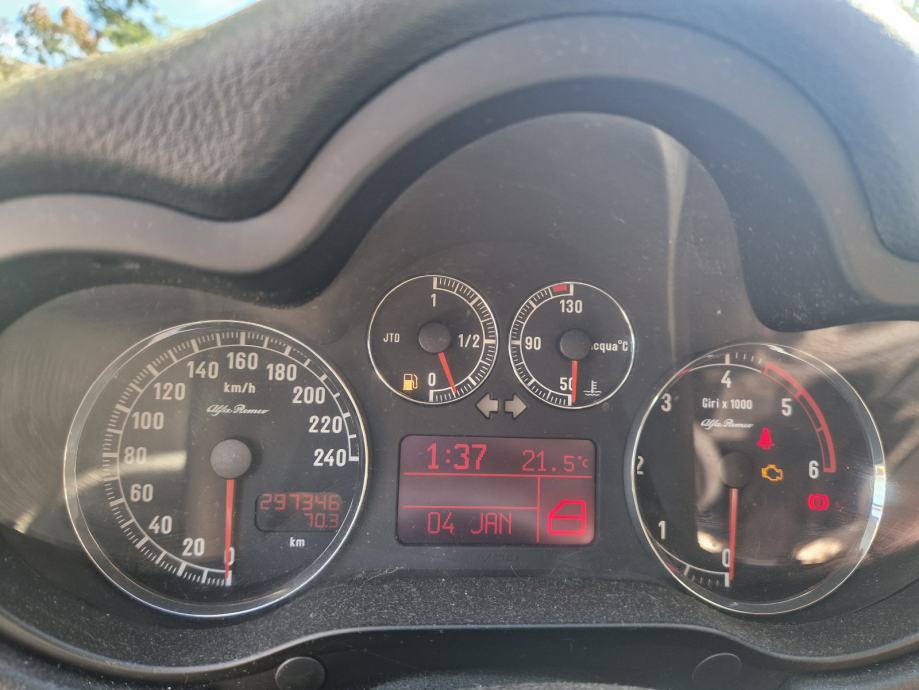 Alfa Romeo 147 1,9 JTD 150, fotografija 6