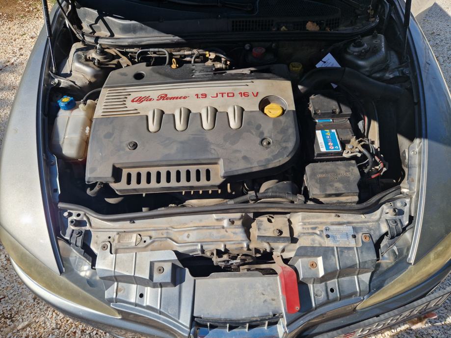 Alfa Romeo 147 1,9 JTD 150, fotografija 7