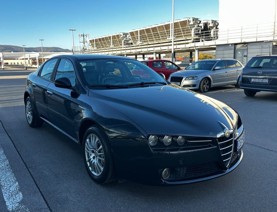 Alfa Romeo 159 1,9 JTD*Reg.04/2027*Veliki servis*Koža*Odlično stanje*, fotografija 3