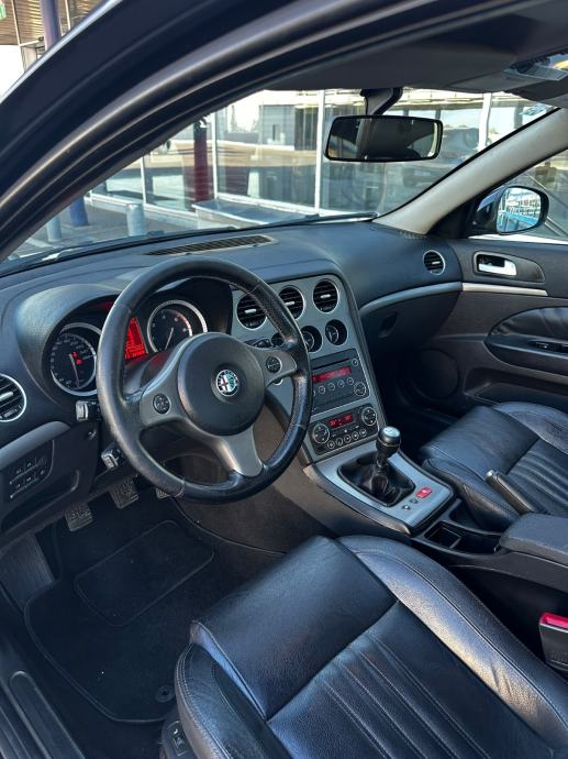 Alfa Romeo 159 1,9 JTD*Reg.04/2027*Veliki servis*Koža*Odlično stanje*, fotografija 9