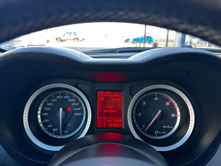 Alfa Romeo 159 1,9 JTD*Reg.04/2027*Veliki servis*Koža*Odlično stanje*, fotografija 16