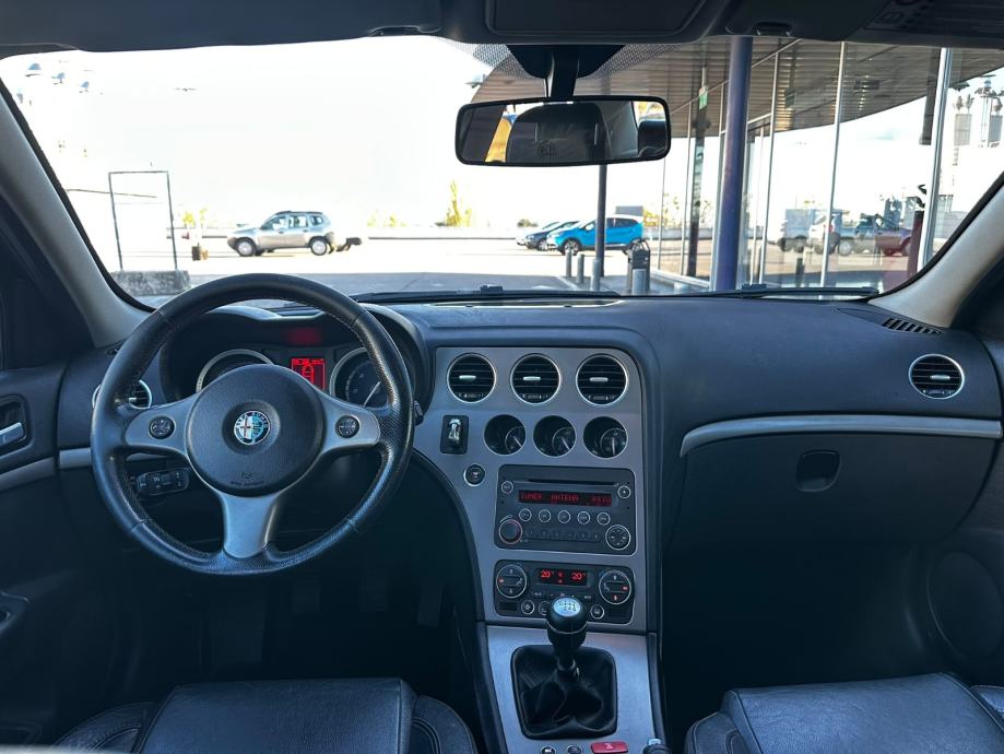 Alfa Romeo 159 1,9 JTD*Reg.04/2027*Veliki servis*Koža*Odlično stanje*, fotografija 13