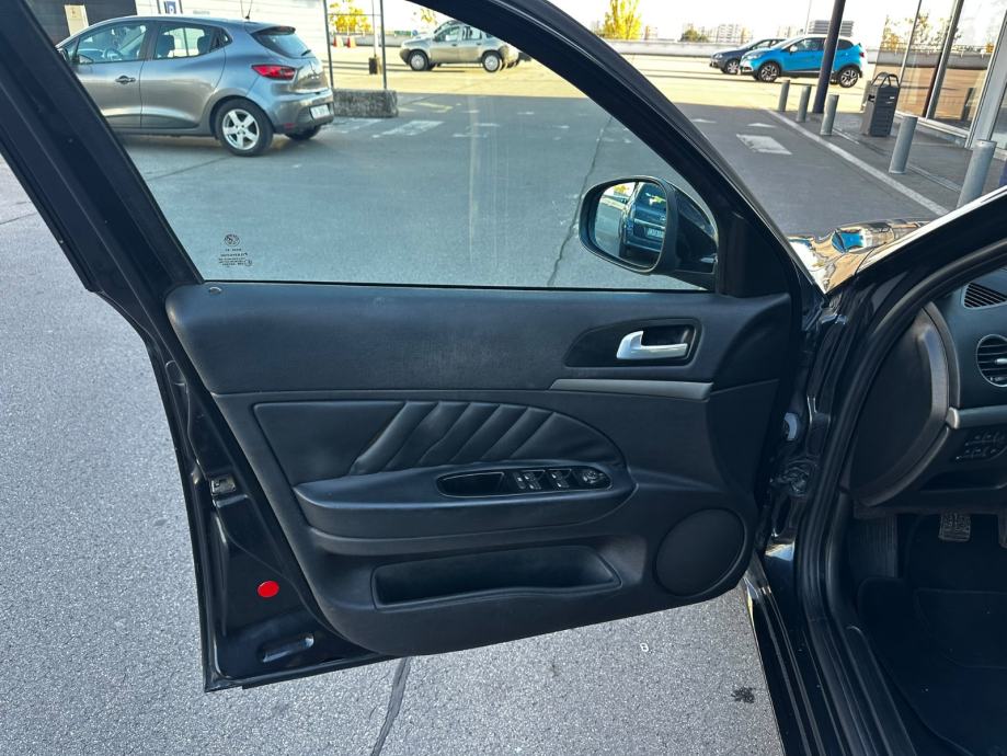 Alfa Romeo 159 1,9 JTD*Reg.04/2027*Veliki servis*Koža*Odlično stanje*, fotografija 10