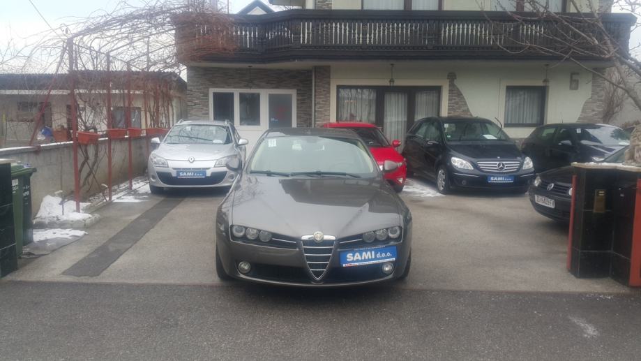 Alfa Romeo 159 1,9 JTDM SERVISNA, NAVI, KOŽA,