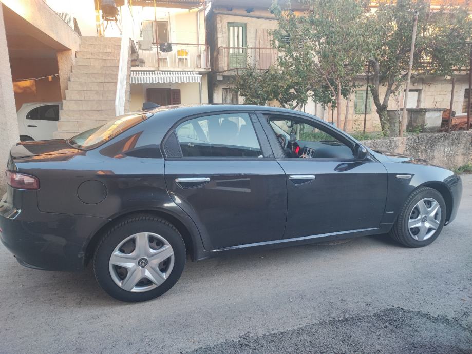 Alfa Romeo 159 1,9 JTDM, pogled izvana - slika 3
