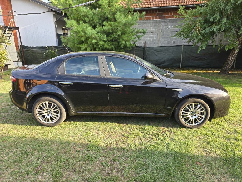 Alfa Romeo 159 1,9 JTDM, fotografija 3