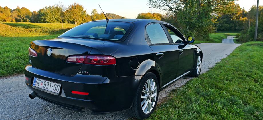 Alfa Romeo 159 1,9 JTDM, fotografija 2