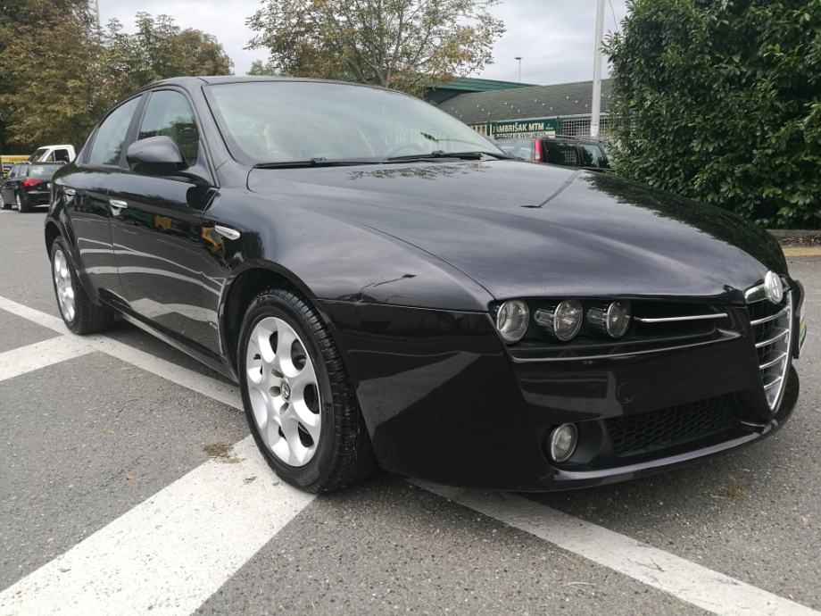 Alfa Romeo 159 1,9 JTDM 110 kW ODLIČNA, 2007 god. Alfa Romeo 159 1,9 JTDM 110 kW ODLIČNA, 2007 god.