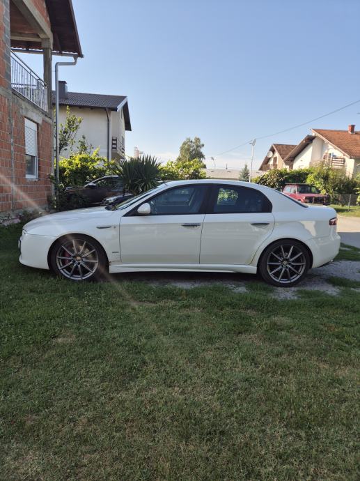 Alfa Romeo 159