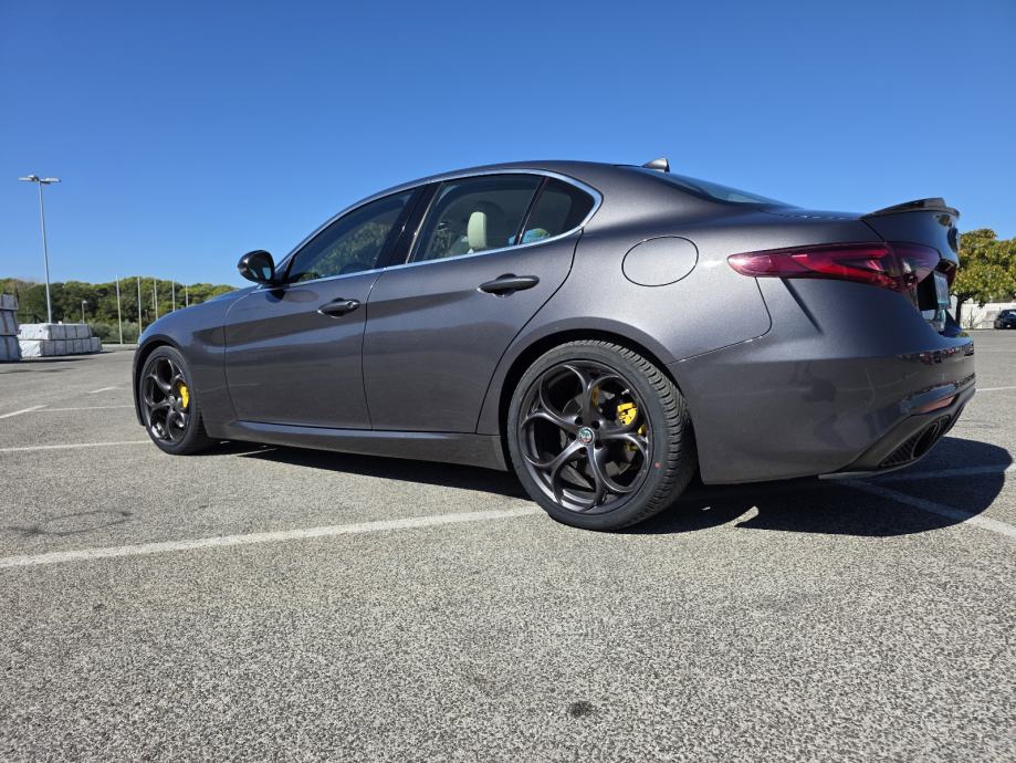 Alfa Romeo Giulia 2,0 Turbo automatik, fotografija 6