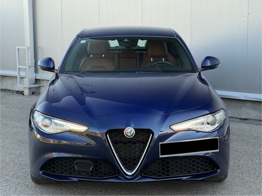 • ALFA ROMEO GIULIA 2.0 TURBO • AUTOMATIK ZF8 • REG GOD DANA •, fotografija 2