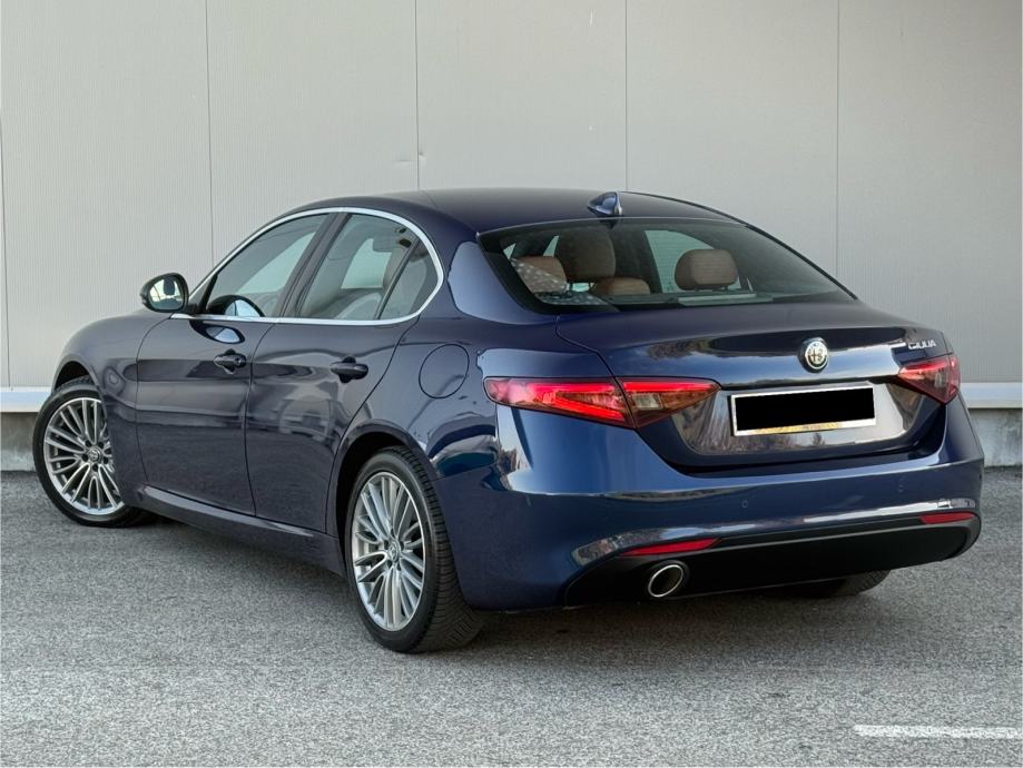 • ALFA ROMEO GIULIA 2.0 TURBO • AUTOMATIK ZF8 • REG GOD DANA •, fotografija 6