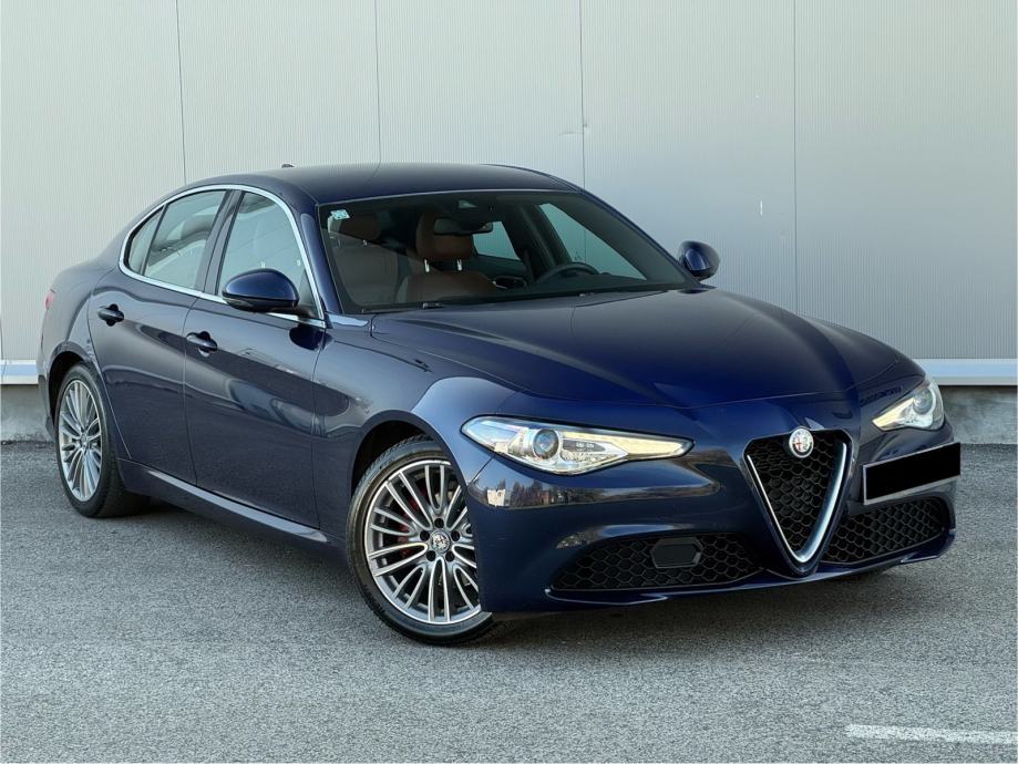 • ALFA ROMEO GIULIA 2.0 TURBO • AUTOMATIK ZF8 • REG GOD DANA •, fotografija 3
