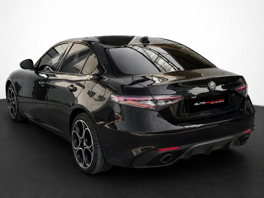 Alfa Romeo Giulia 2,0 Turbo Q4 VELOCE - TOP PRILIKA,LEAZING BEZ UČEŠĆA, fotografija 4