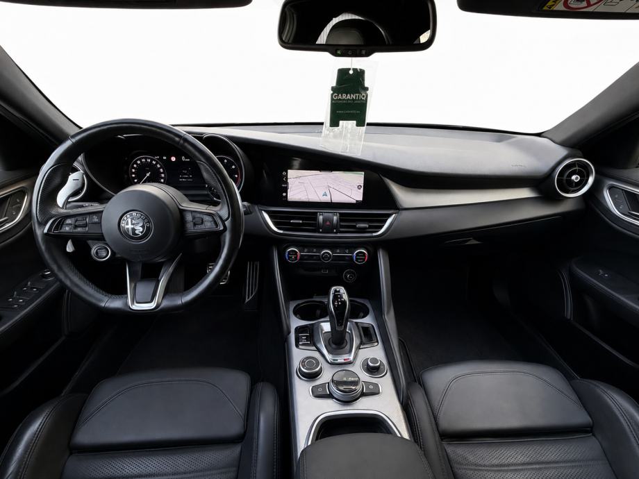 Alfa Romeo Giulia 2,0 Turbo Q4 VELOCE - TOP PRILIKA,LEAZING BEZ UČEŠĆA, fotografija 10