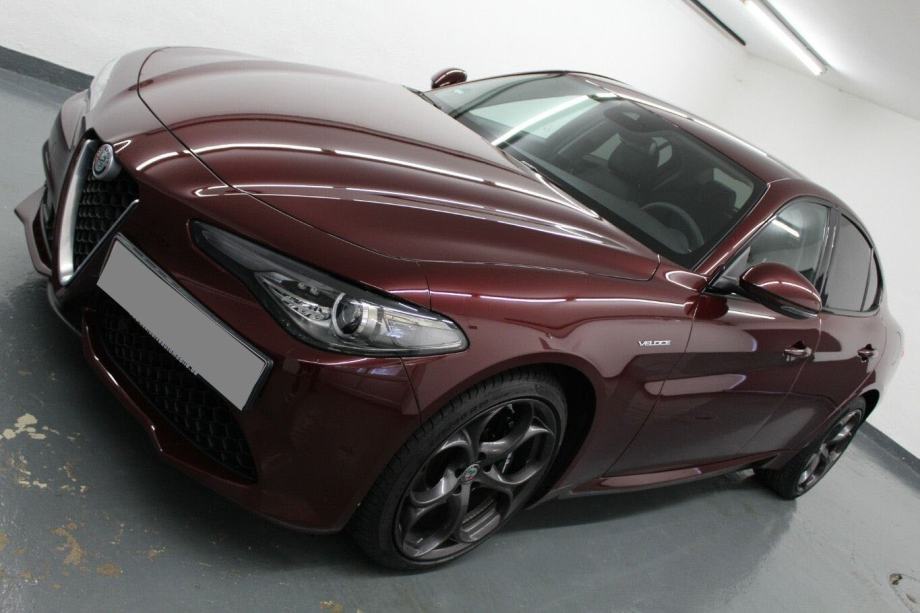 Alfa Romeo Giulia 2,2 D 210ks VELOCE Q4 NAVI APPLE CARPLAY 4X4 18000km