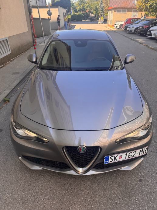 Alfa Romeo Giulia 2.2 JTD Automatik | Bixenon | Bogata oprema, fotografija 2
