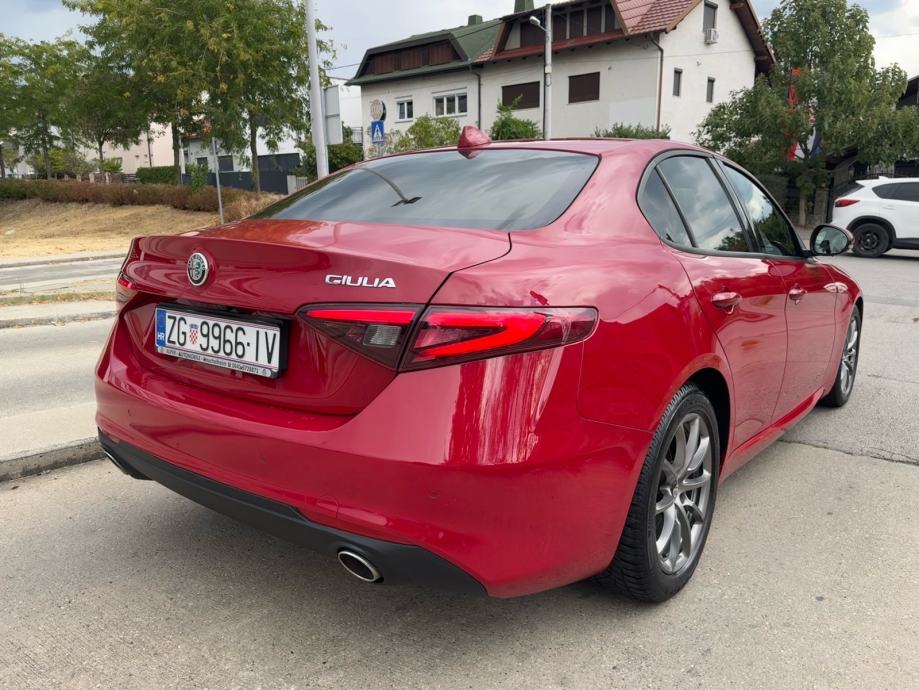 Alfa Romeo Giulia 2,2 JTD automatik, fotografija 4