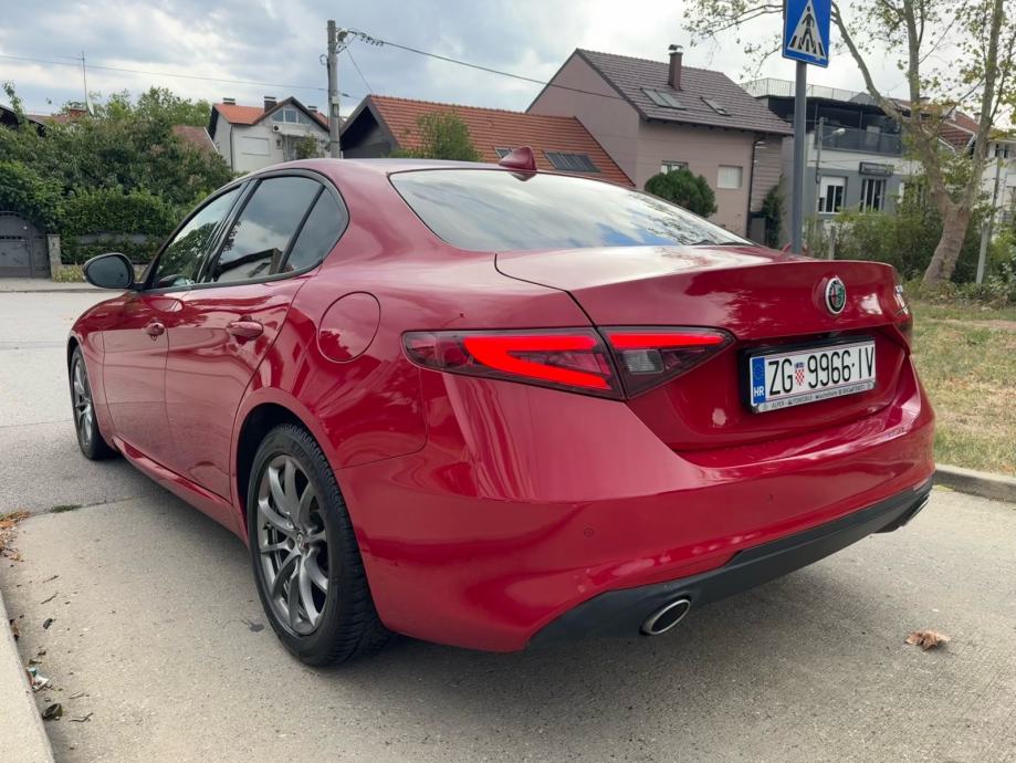 Alfa Romeo Giulia 2,2 JTD automatik, fotografija 6