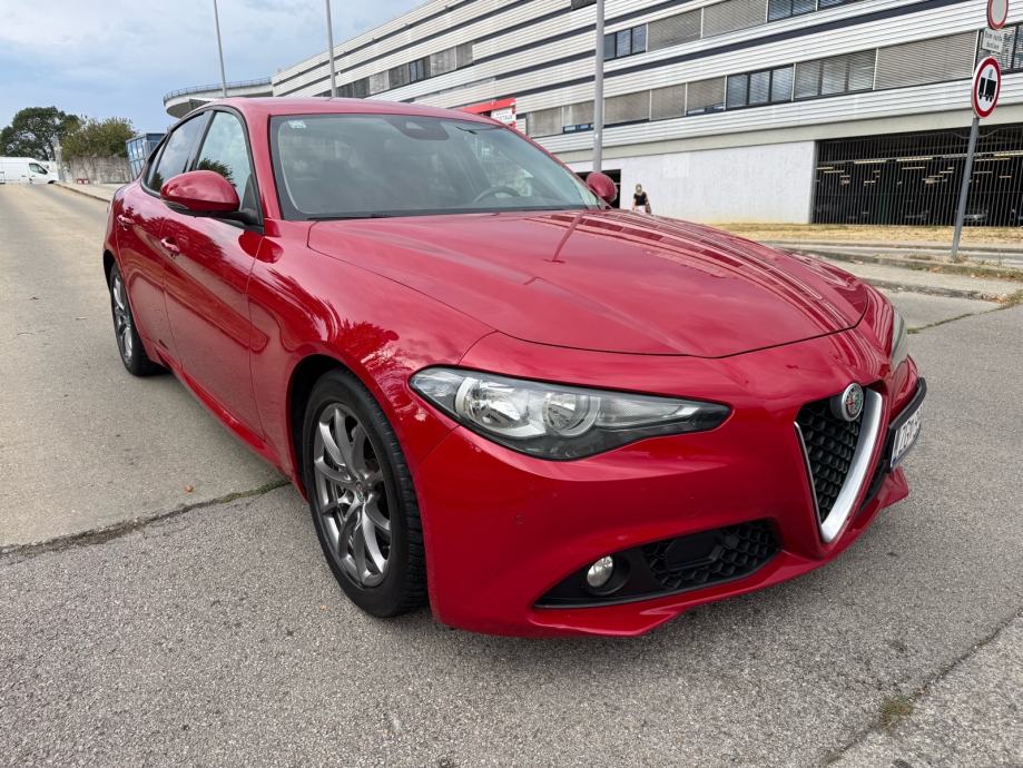 Alfa Romeo Giulia 2,2 JTD automatik, fotografija 3