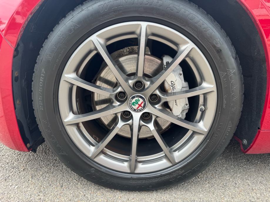Alfa Romeo Giulia 2,2 JTD automatik, fotografija 11