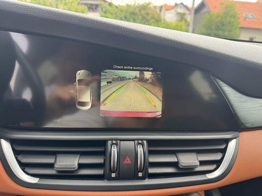 Alfa Romeo Giulia 2,2 JTD automatik, fotografija 15