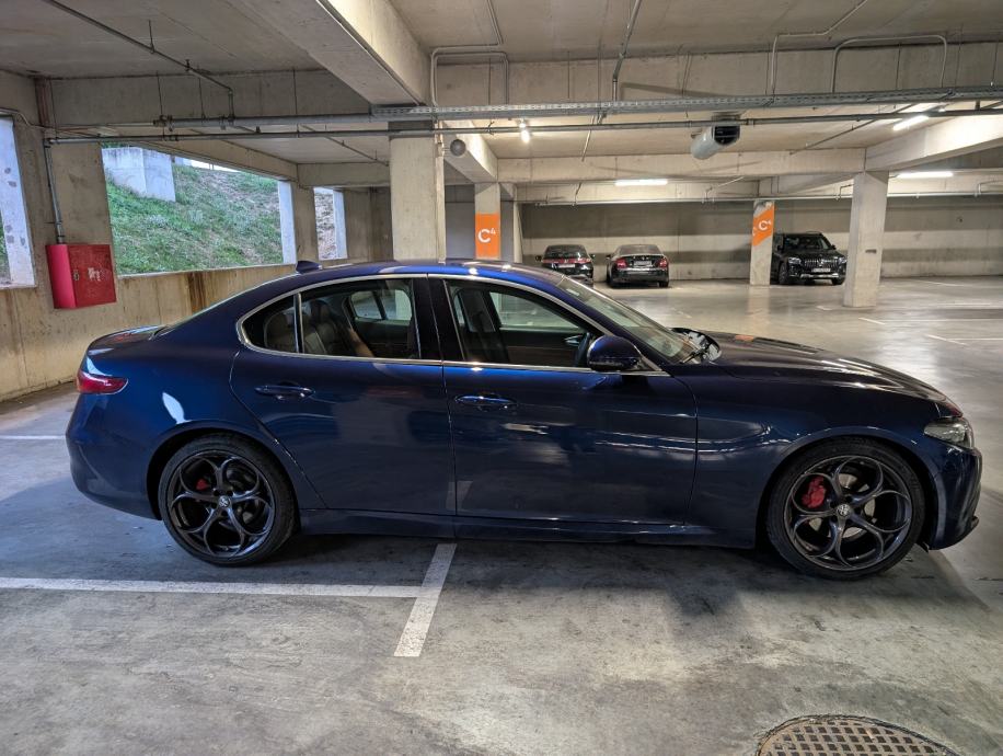 Alfa Romeo Giulia 2,2 JTD automatik, fotografija 5