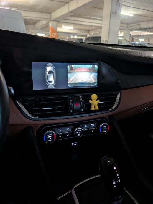 Alfa Romeo Giulia 2,2 JTD automatik, fotografija 13