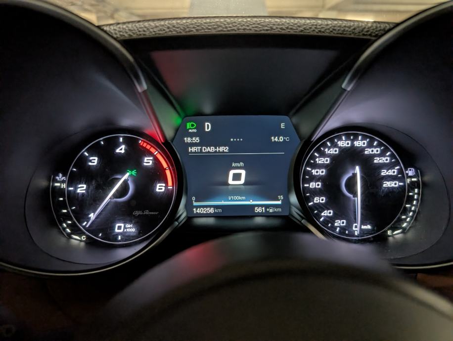 Alfa Romeo Giulia 2,2 JTD automatik, fotografija 14