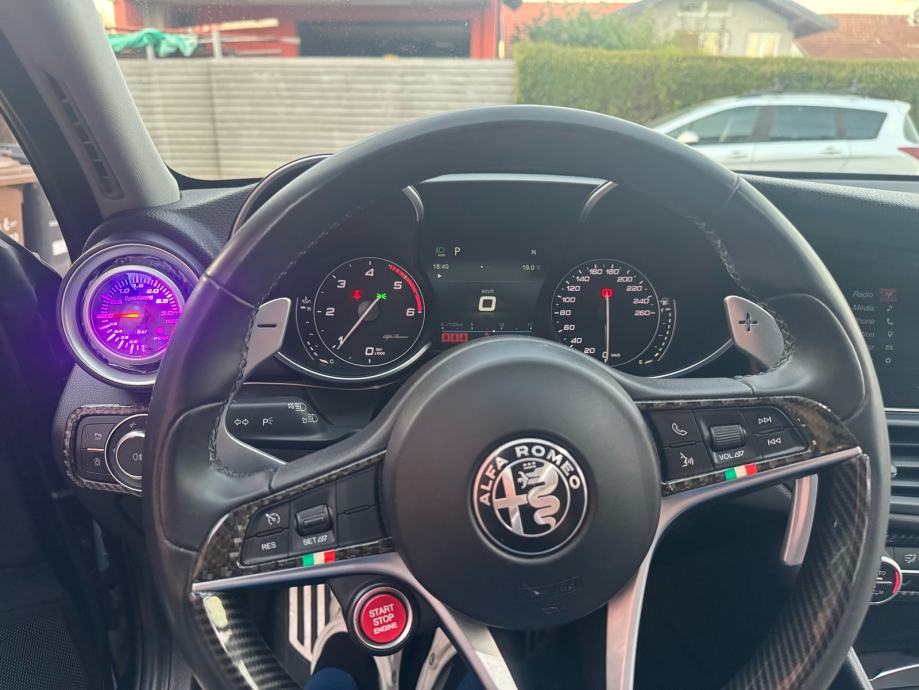 Alfa Romeo Giulia 2,2 JTD automatik, fotografija 7