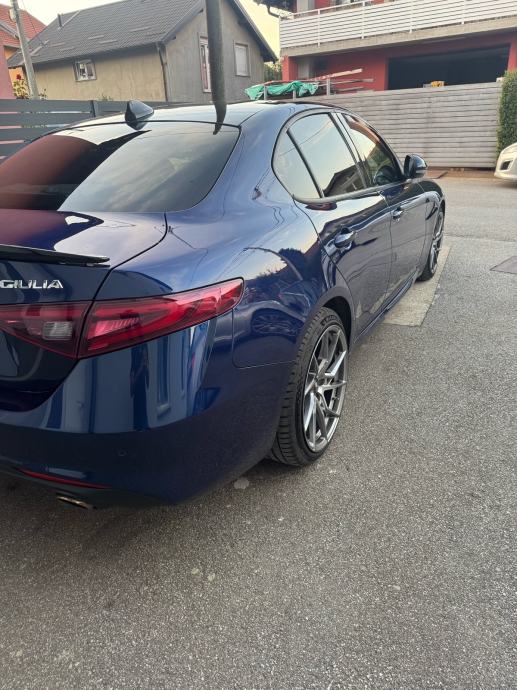 Alfa Romeo Giulia 2,2 JTD automatik, fotografija 10