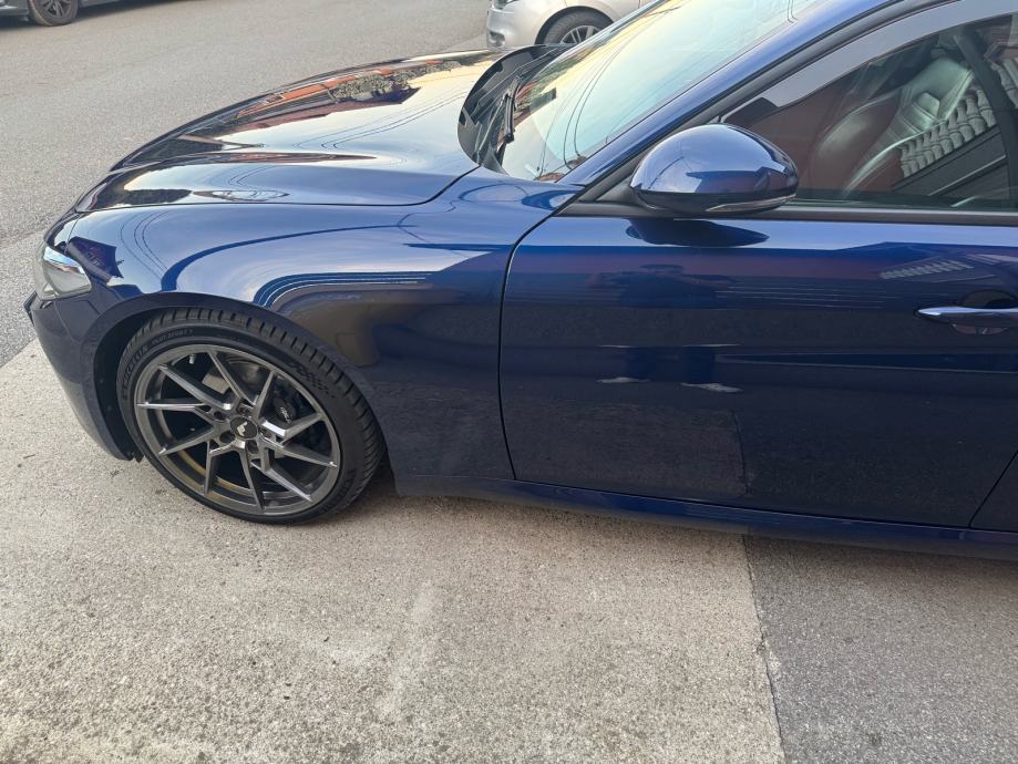 Alfa Romeo Giulia 2,2 JTD automatik, fotografija 19