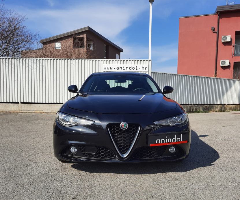 ALFA ROMEO GIULIA 2.2 JTD AT 180 KS /rata 243 € /PDV /Anindol, 2017 god.