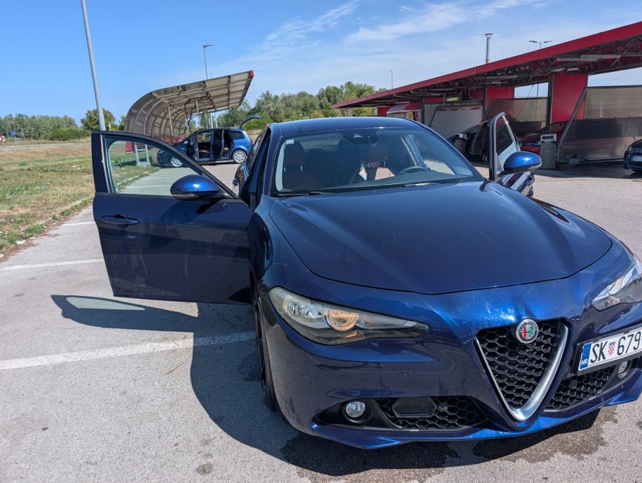 Alfa Romeo Giulia 2,2 JTD, fotografija 2
