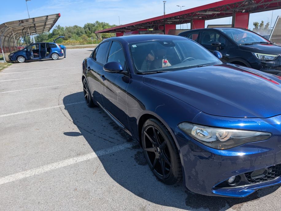 Alfa Romeo Giulia 2,2 JTD, fotografija 4