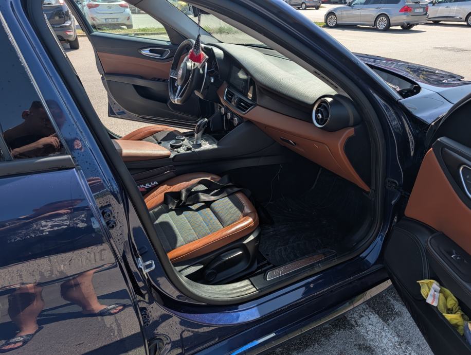 Alfa Romeo Giulia 2,2 JTD, fotografija 10