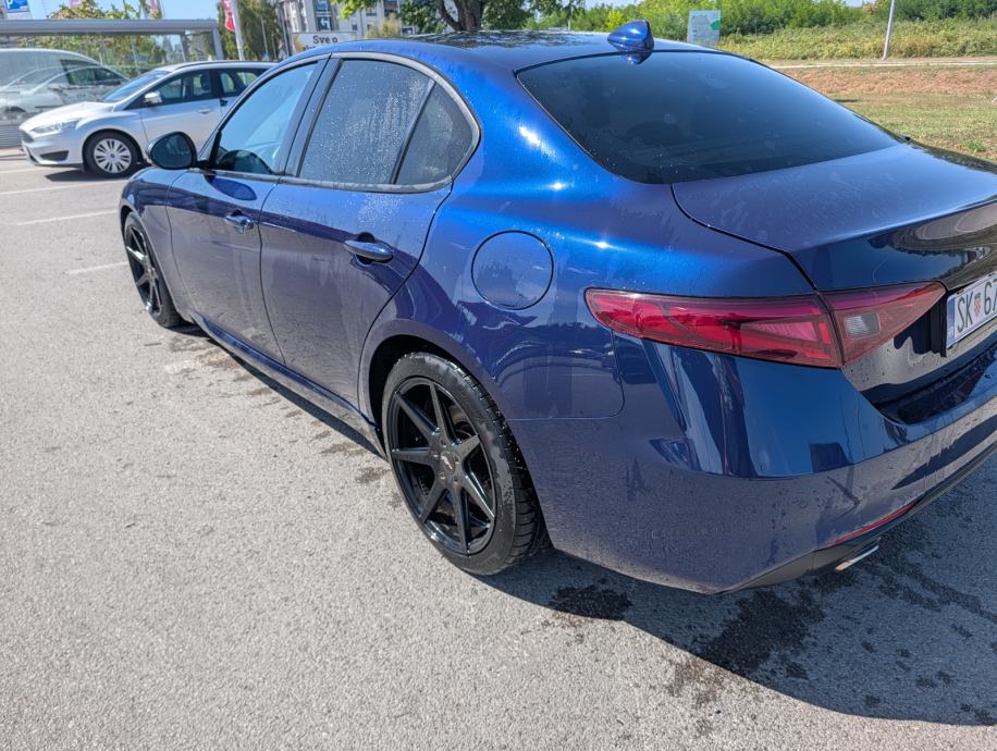 Alfa Romeo Giulia 2,2 JTD, fotografija 5