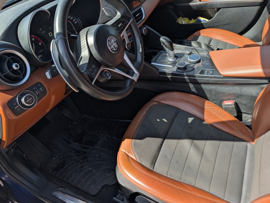 Alfa Romeo Giulia 2,2 JTD, fotografija 15