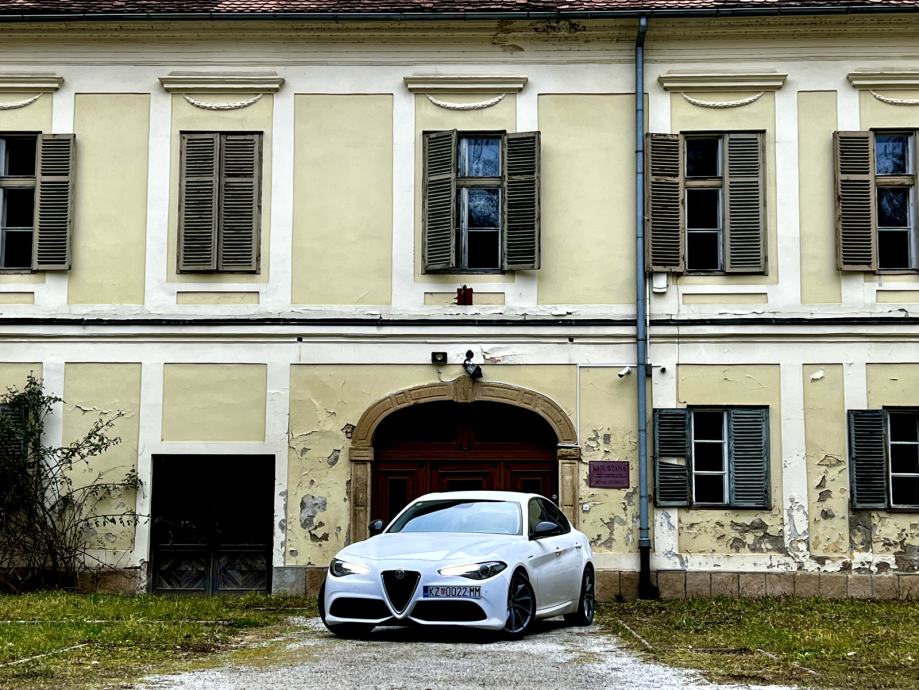 Alfa Romeo Giulia 2,2 JTD, fotografija 16