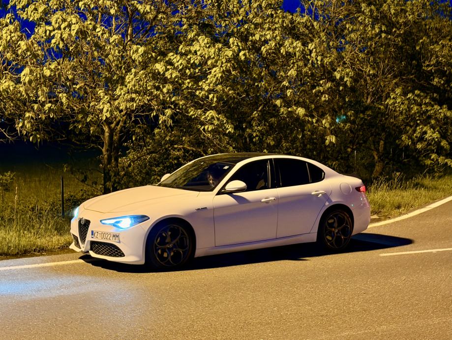 Alfa Romeo Giulia 2,2 JTD, fotografija 8